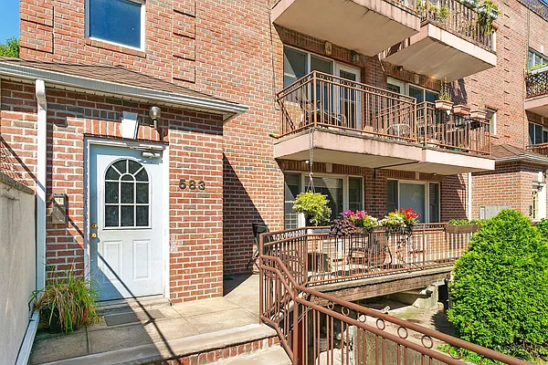 Rented by Compass | media 6