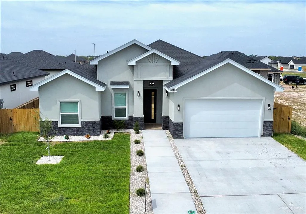 4 bed, 2.5 bath, 1673 sqft, $2,195 — Photo 1