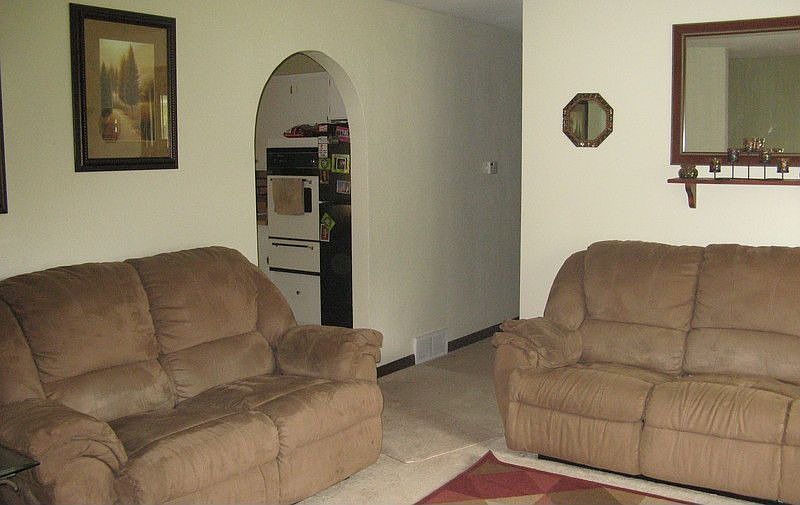 2nd image of 1532 Hackberry Ln