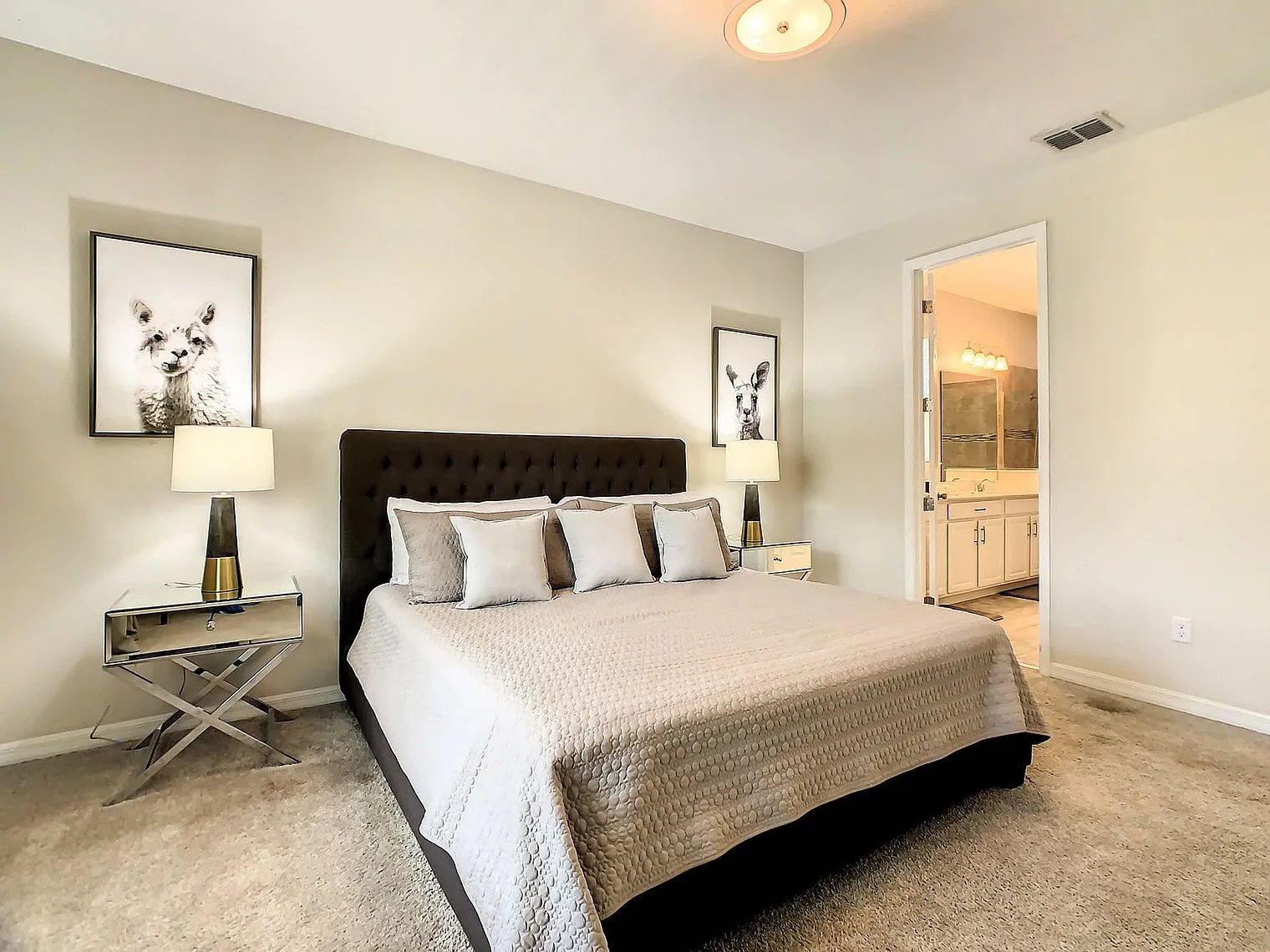 6 bed, 4.0 bath, 2744 sqft, $5,887 — Photo 4