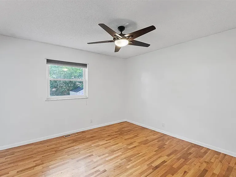 11481 Burgess Ave — Photo 16