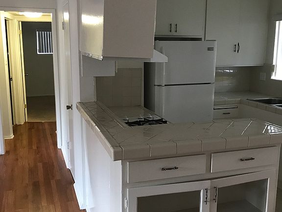 5th image of 6045 Whitsett Ave APT 1
