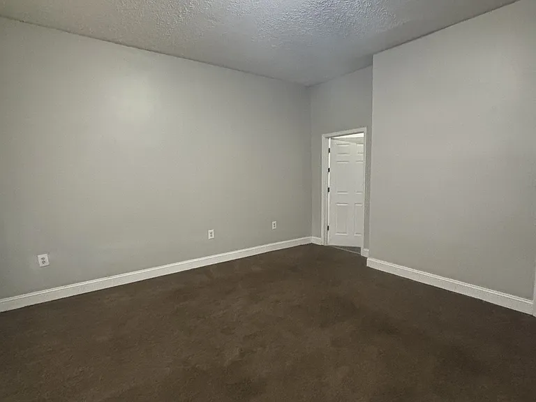 420 Montana Ave — Photo 6
