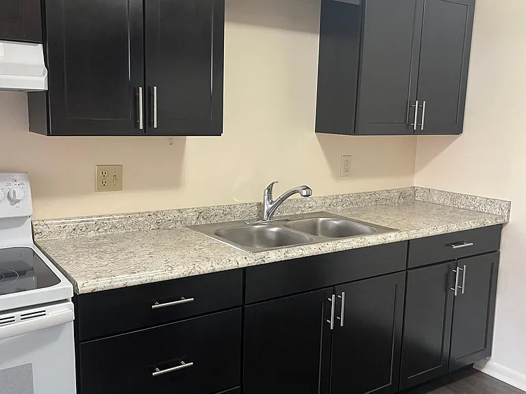 387 W Monroe St #2 — Photo 3