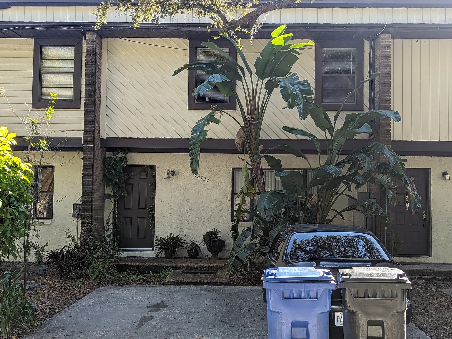 3 bed, 1300 sqft, $1,980 — Photo 2