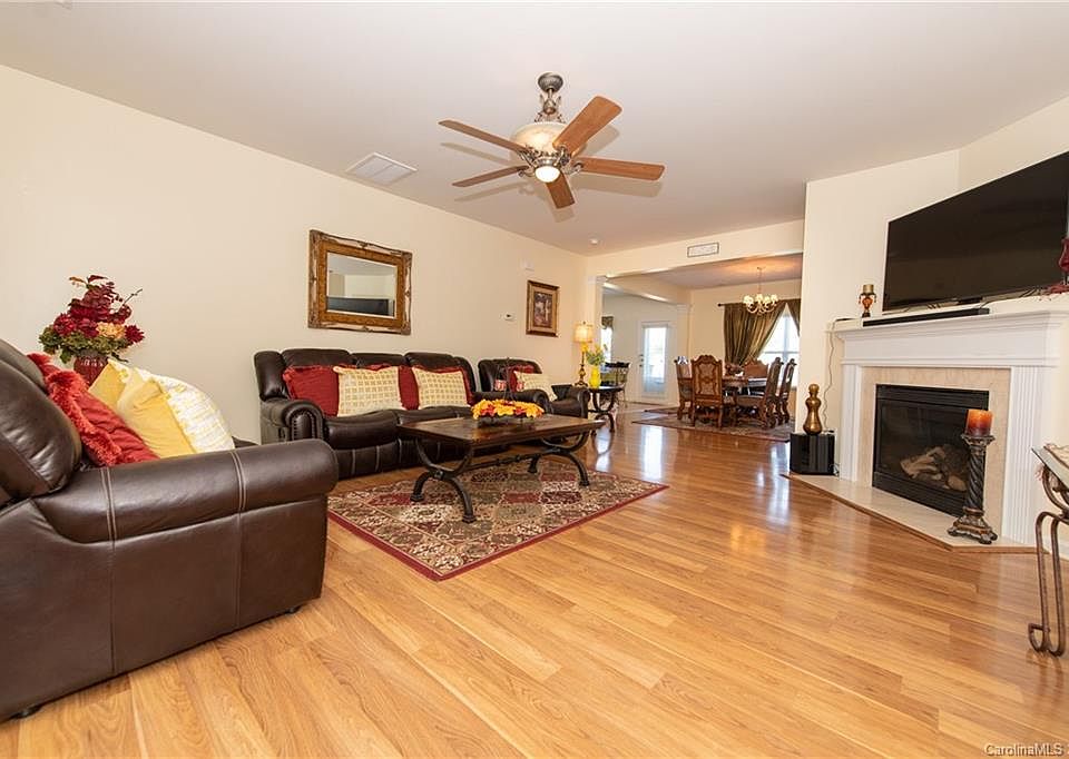 1st image of 289 Flanders Dr Unit 50