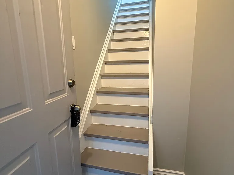 264 Jarvis St #1 — Photo 7