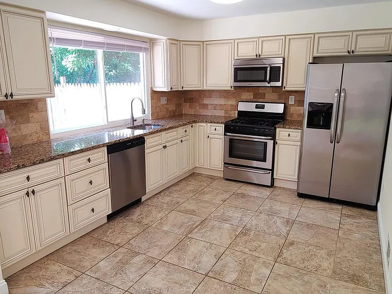 41 Peregrine Dr — Photo 5
