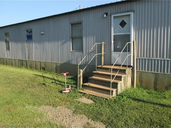 1112 S Vine St, Paris, AR 72855