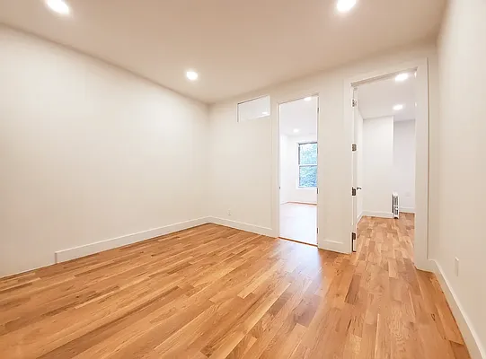 Rented by REAL New York | media 7
