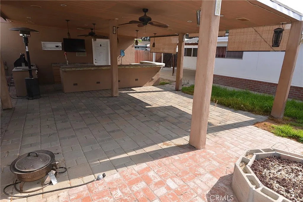 4 bed, 1572 sqft, $4,200 — Photo 1