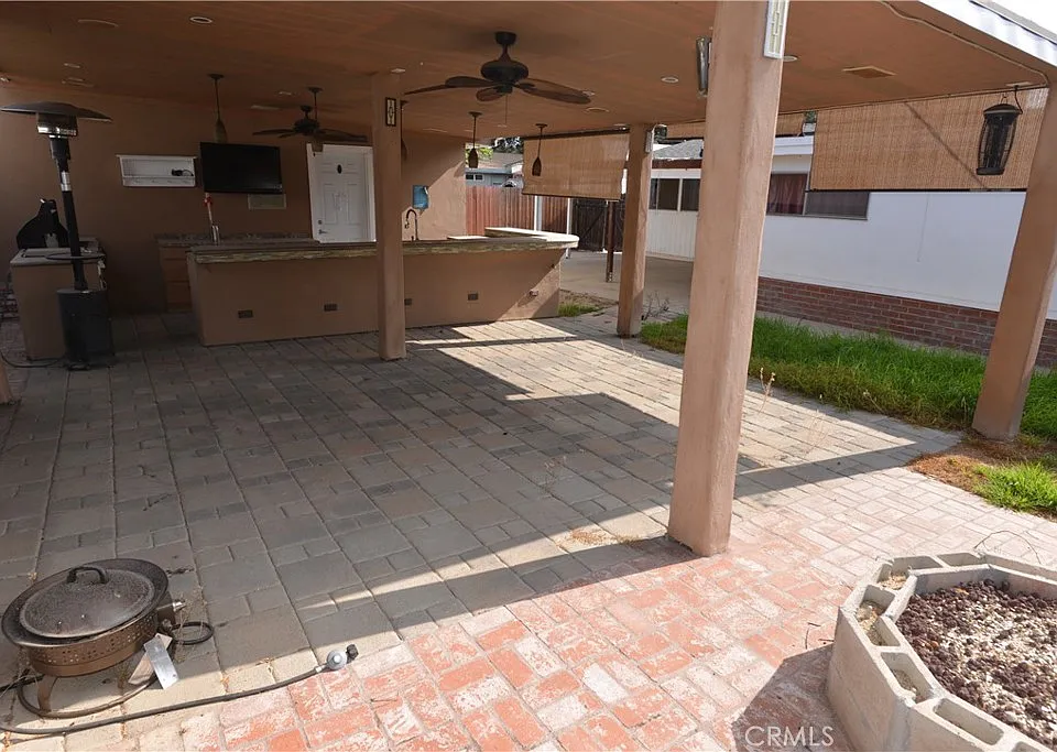 2509 E Santa Fe Ave
