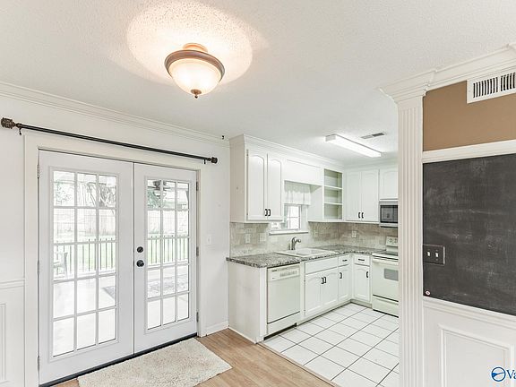 3rd image of 224 Cypress Creek Dr