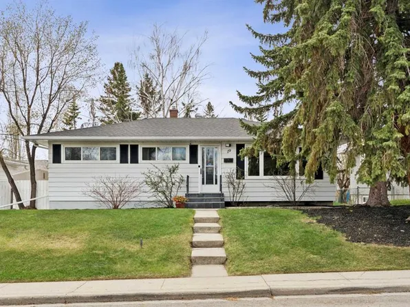 19 N Hyslop Dr SW, Calgary, AB T2V 3A2
