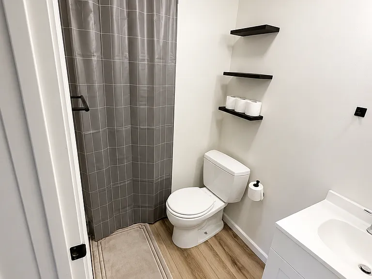1129 Colorado Ave — Photo 6