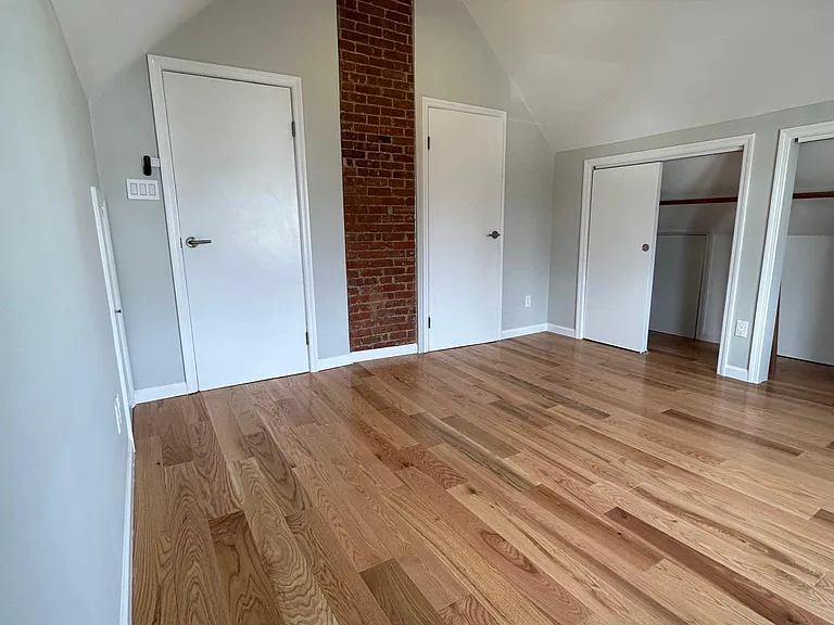 College Ave — Photo 21