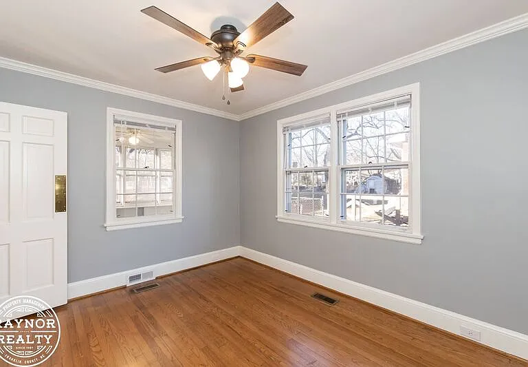 433 Norvell St — Photo 17