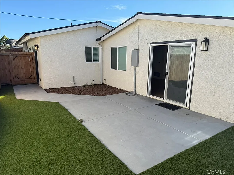 940 N Gdn