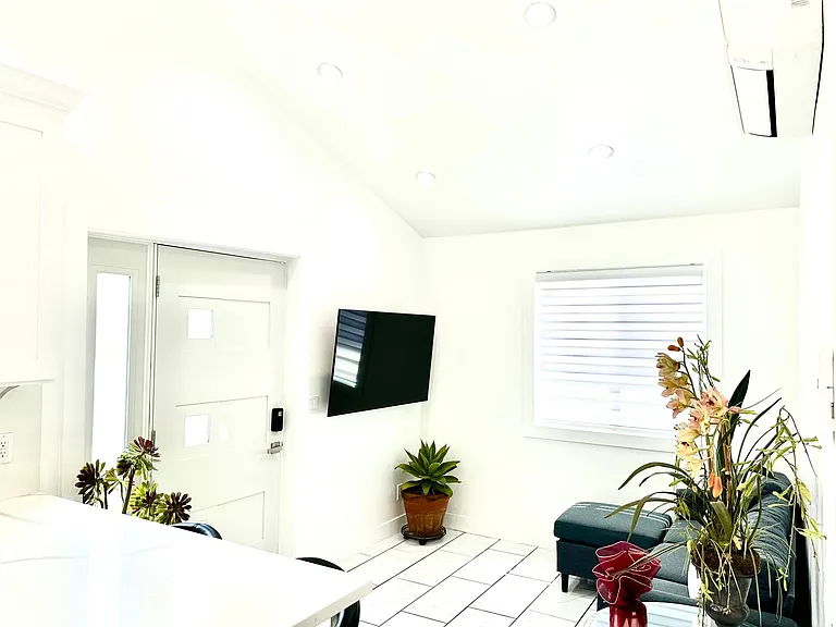7013 Bellaire Ave — Photo 12