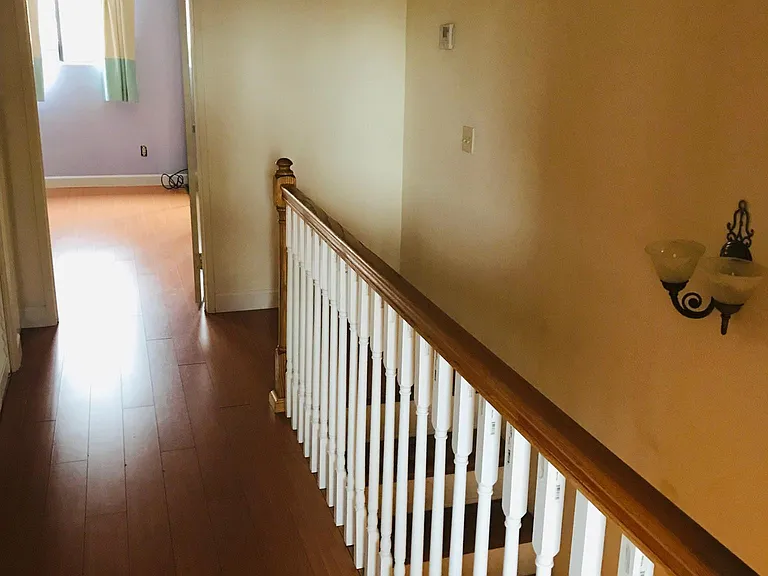 557 E Tujunga Ave #H — Photo 4