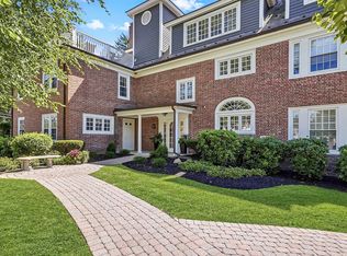 221 Worcester Ln UNIT 6, Waltham, MA 02451