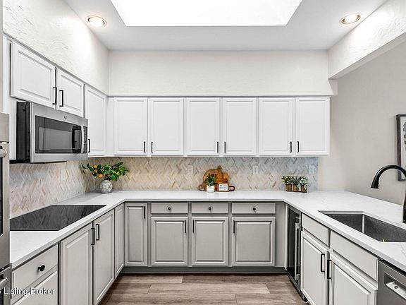 2nd image of 3438 Hurstbourne Ridge Blvd