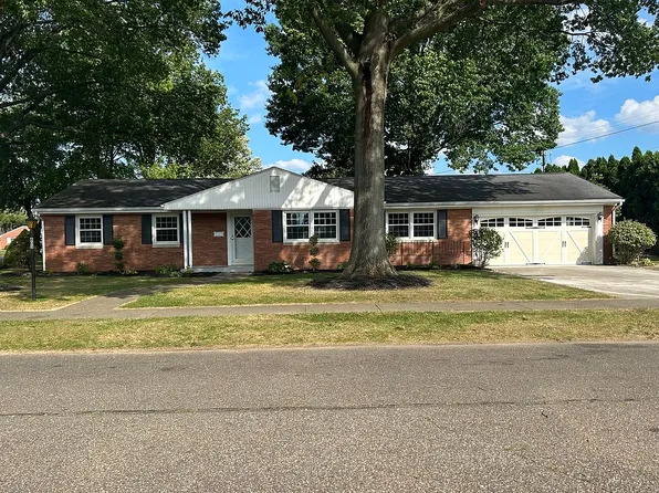 403 S McKinley St, Dover, OH 44622