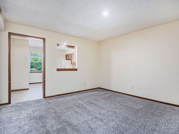 5th image of 1013 2nd St APT 8