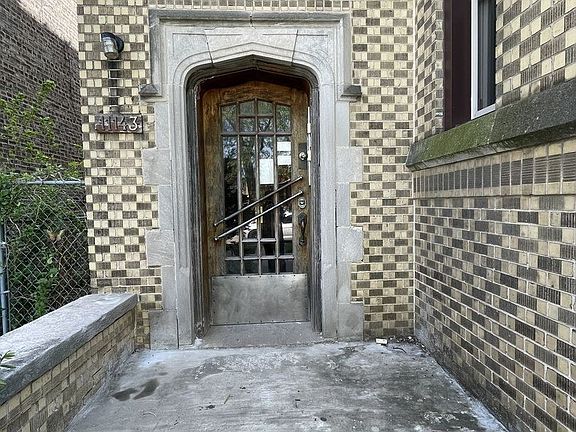4th image of 11143 S Emerald Ave