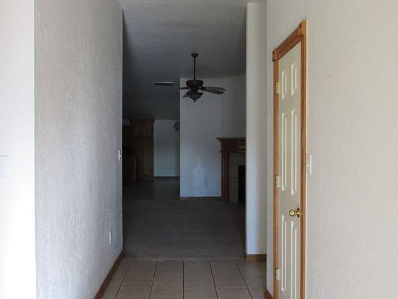 2nd image of 35 NW Heatherstone Dr