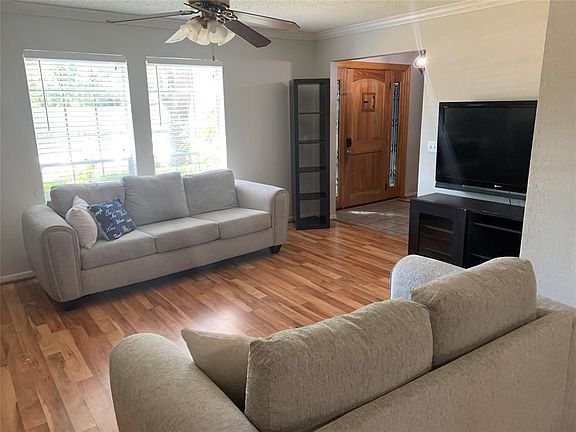 4th image of 9510 Poynes Dr