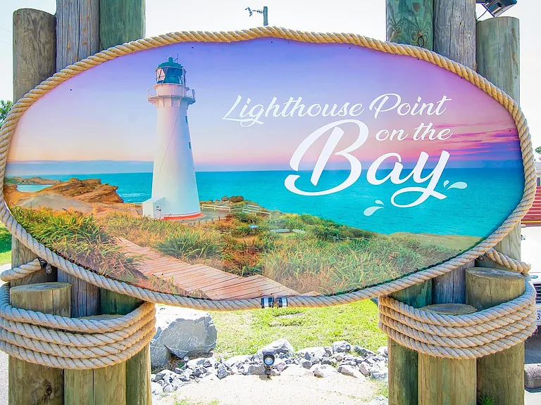Lighthouse Point — Photo 21