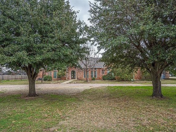 2nd image of 500 Opal Dr