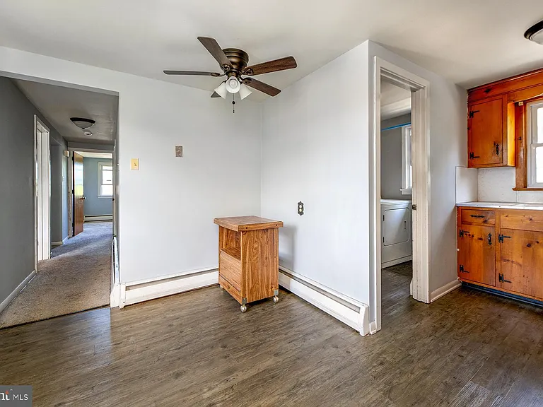 224 Henry St — Photo 4