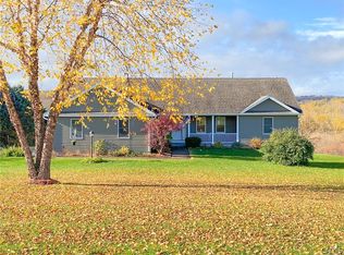 2455 Mohawk St, Sauquoit, NY 13456