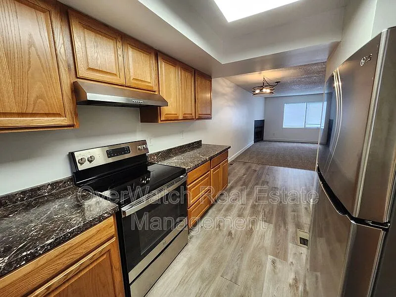 2 bed, 1.5 bath, $1,700 — Photo 3