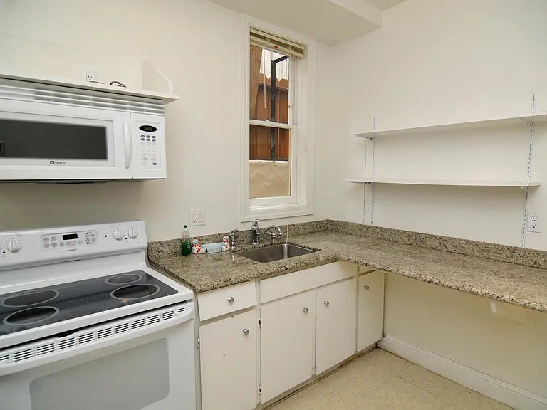 2519 College Ave — Photo 7