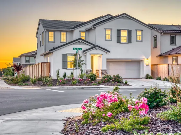 6176 Blue Dog Dr, Roseville, CA 95747