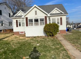 2346 B Ave NE, Cedar Rapids, IA 52402