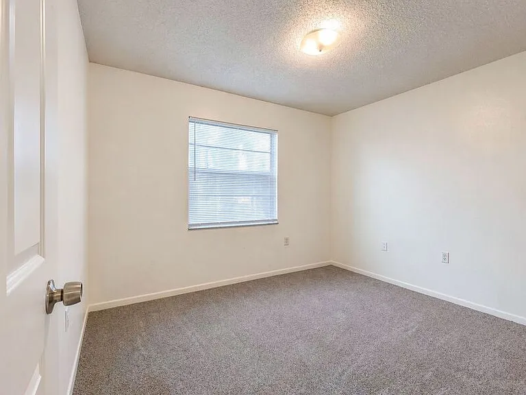 1029 Jacks St — Photo 11