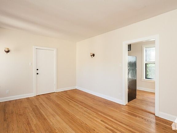 5th image of 4034 N Ashland Ave APT 3E