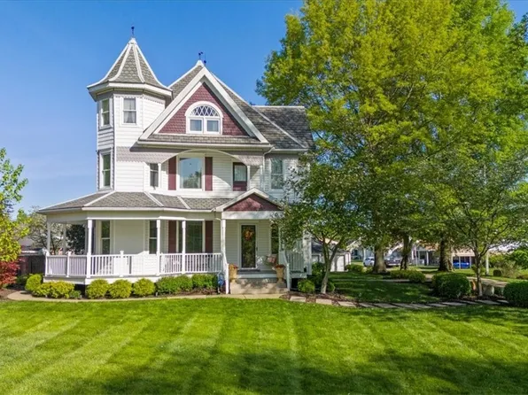 4002 1st Ave, Vienna, WV 26105