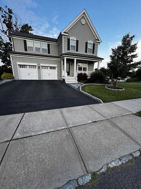 1st image of 16 Boxwood Rd