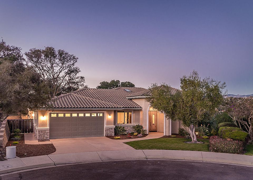 1st image of 575 Dos Cerros