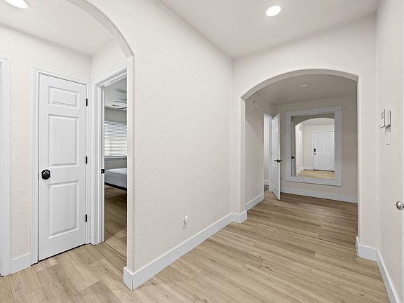 5th image of 2710 Gaelic Green St