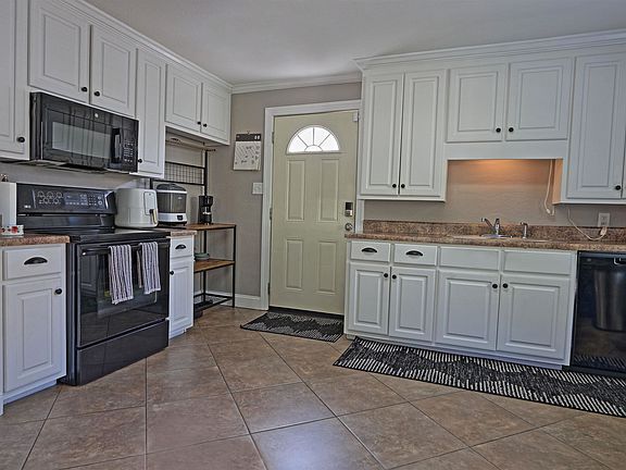 5th image of 1001 N Cave St