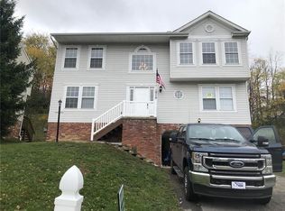 210 Hooks Ln, Canonsburg, PA
