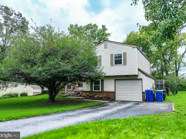 873 Blue Jay Rd, Harrisburg, PA 17111