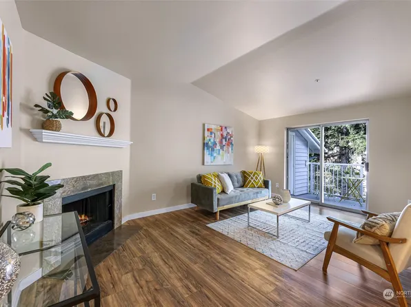 7453 NewCastle Golf Club Road #H304, Newcastle, WA 98059