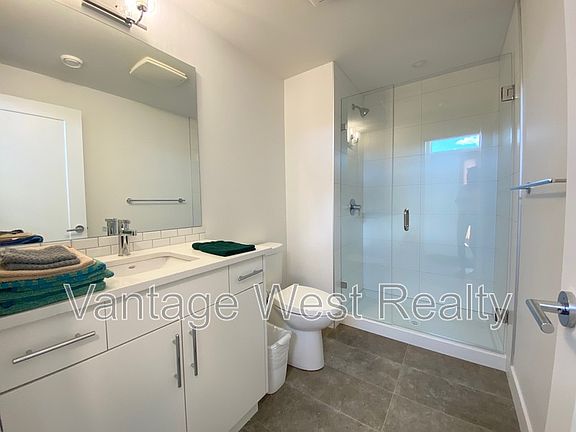 5th image of 610 Academy Way #354